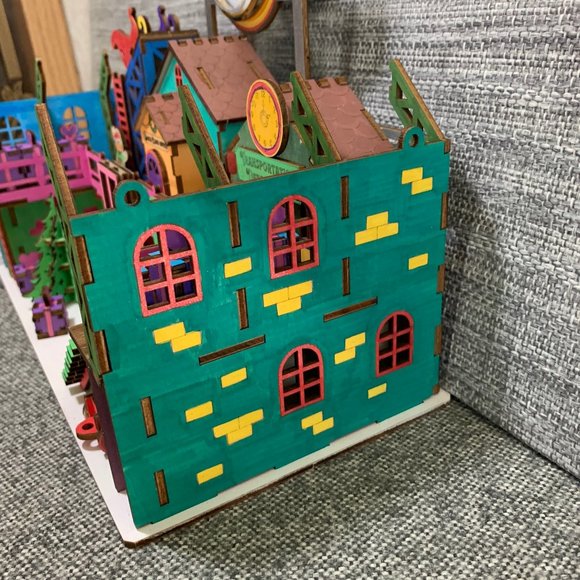 Hand Painted Wooden Santa's Workshop - Picture 11 of 16